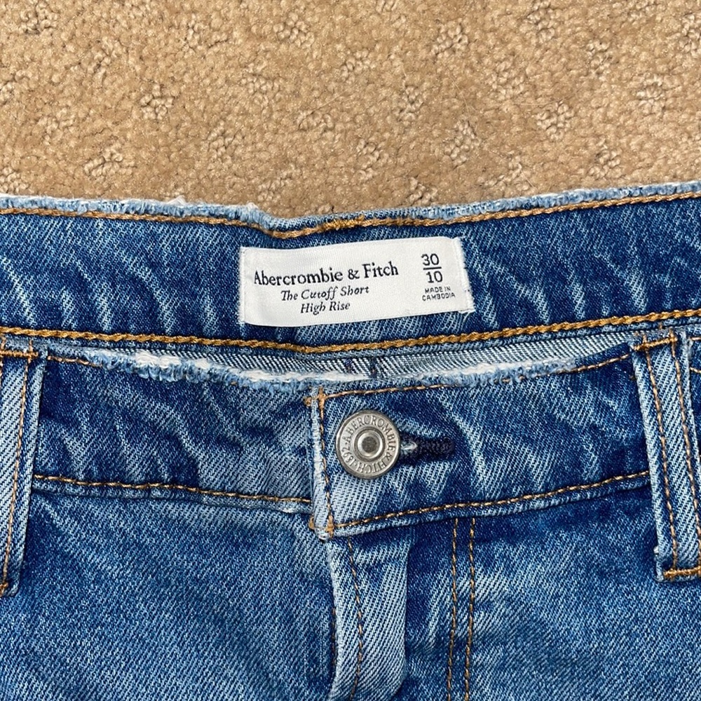 Abercrombie 90s High Rise Cutoff Shorts - Picture 2 of 7